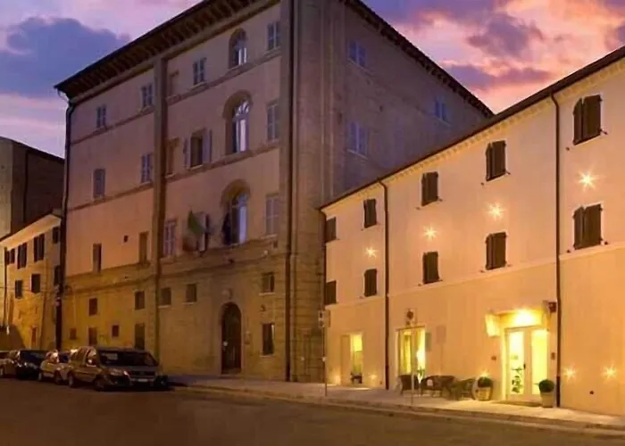 Palazzo Ruschioni Boutique Camerano