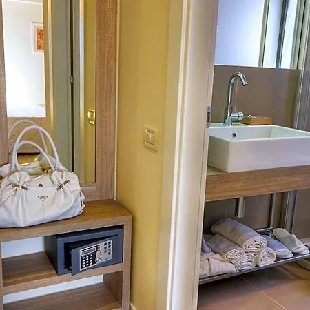Palazzo Ruschioni Boutique Camerano