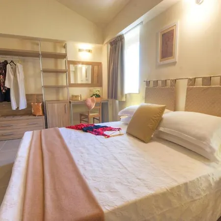 Palazzo Ruschioni Boutique Camerano