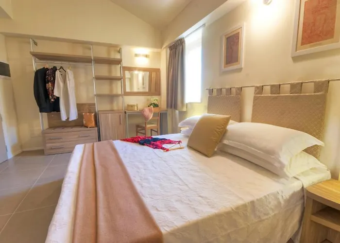 Palazzo Ruschioni Boutique Camerano